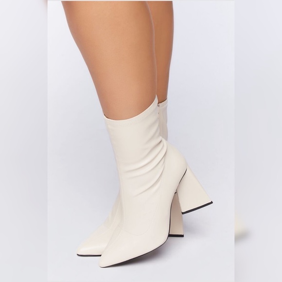 Forever 21 Cream Booties Size 12W - Picture 2 of 4